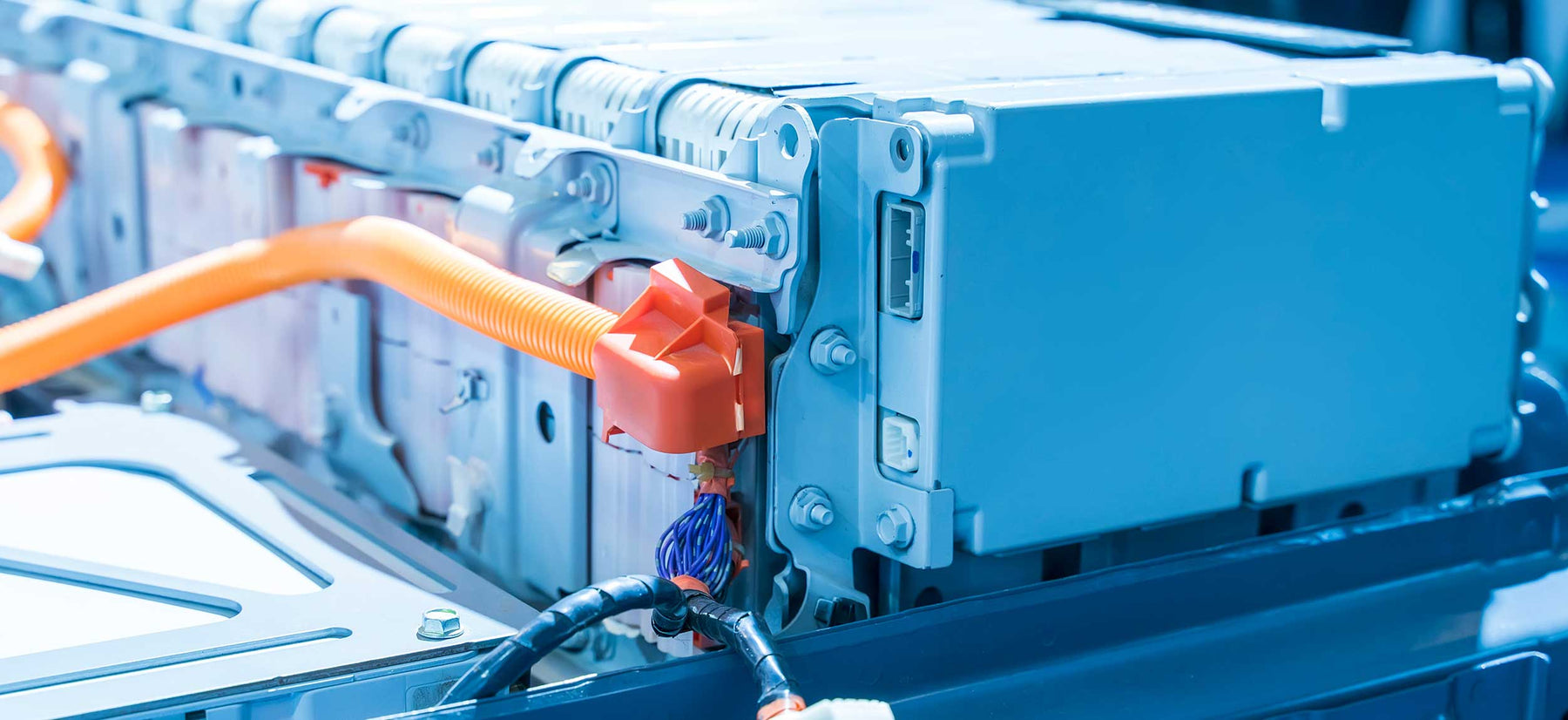 Pros and Cons of SLA Batteries vs Lithium Batteries
